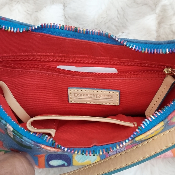 Dooney & Bourke Small Purse, Like New - Picture 6 of 12